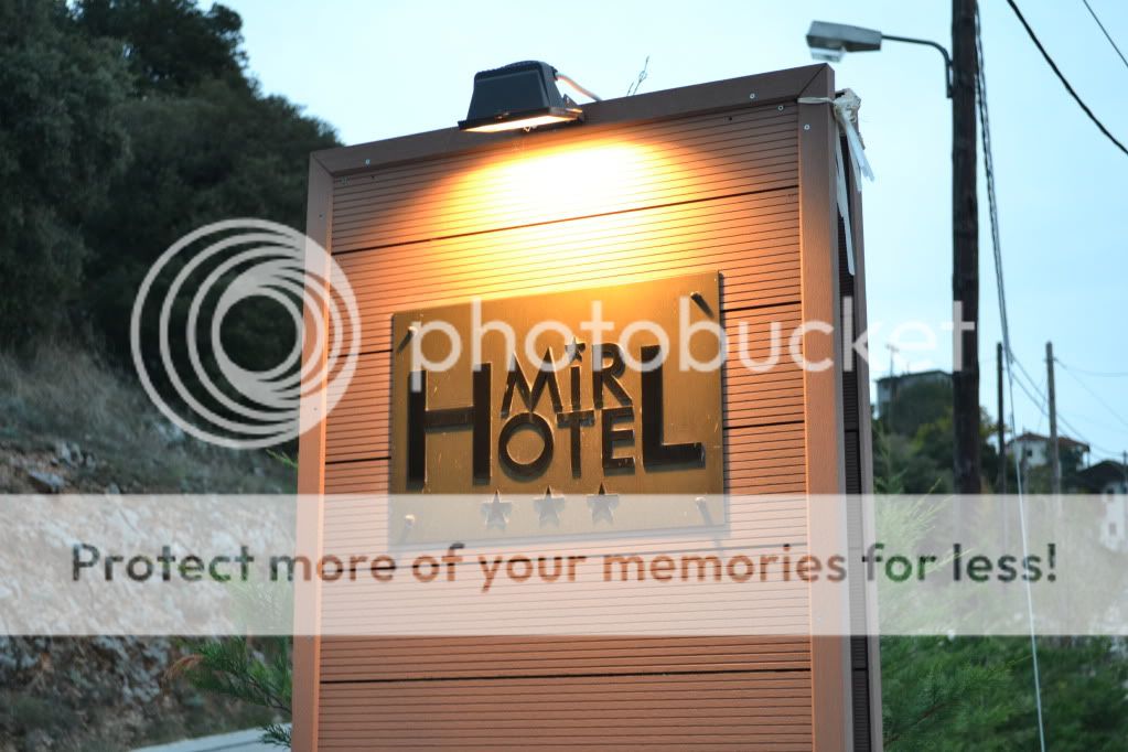 http://i409.photobucket.com/albums/pp176/JCNadal_x/DSC_0733-1.jpg