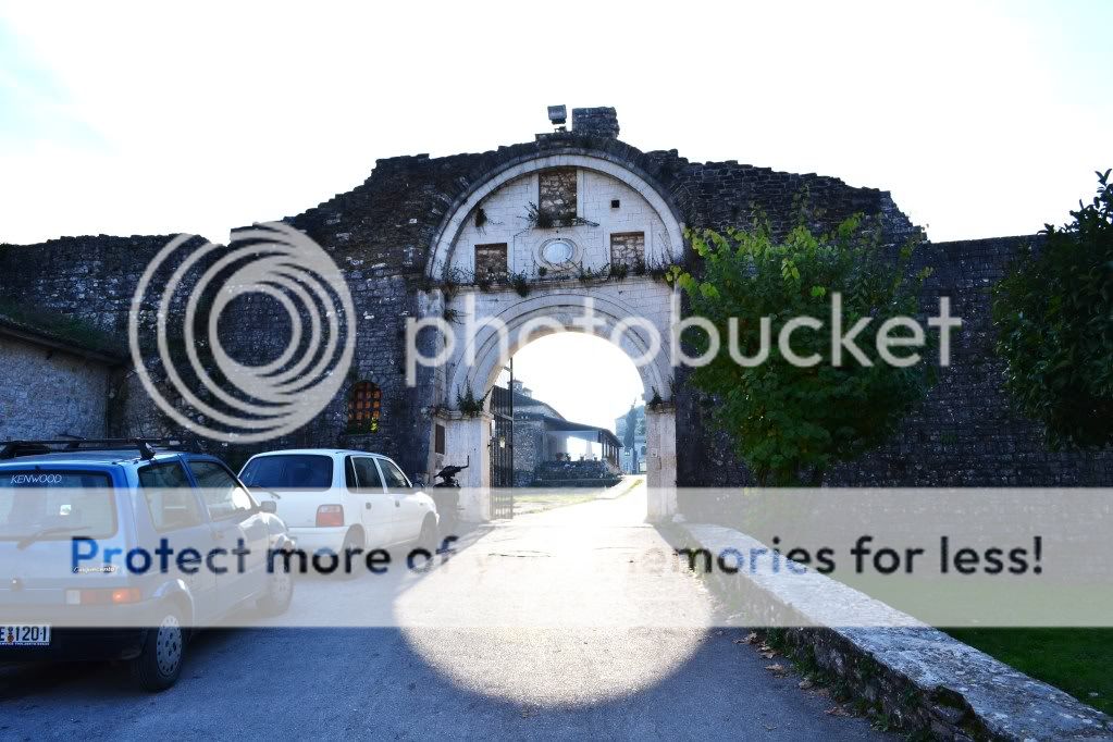 http://i409.photobucket.com/albums/pp176/JCNadal_x/DSC_0917-1.jpg